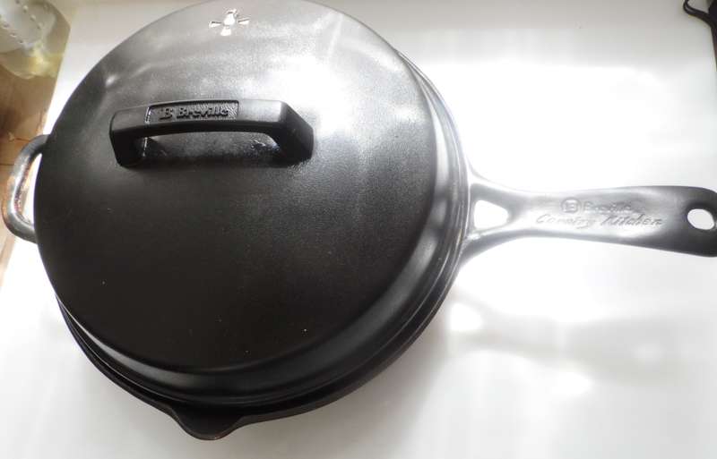 VINTAGE BREVILLE COUNTRY KITCHEN CAST IRON No. 12 SKILLET WTH DOMED , CLOCH STEAM LID