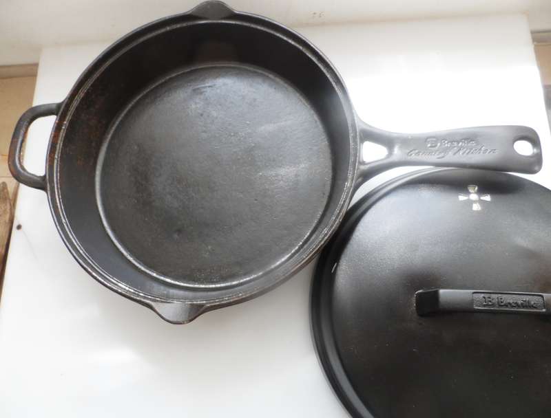 VINTAGE BREVILLE COUNTRY KITCHEN CAST IRON No. 12 SKILLET WTH DOMED , CLOCH STEAM LID
