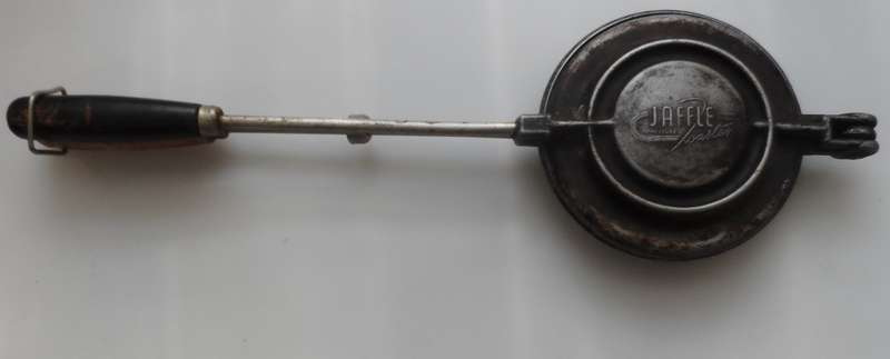 VINTAGE  - 1955 - JAFFLE TOASTER by: ' JAFFLE PRESSURE TOASTER '