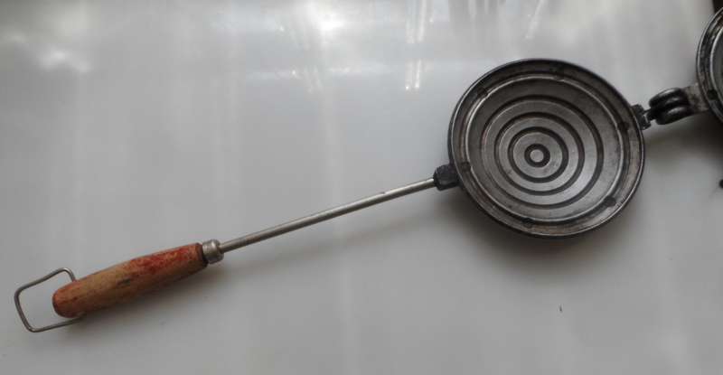 VINTAGE  - 1955 - JAFFLE TOASTER by: ' JAFFLE PRESSURE TOASTER '