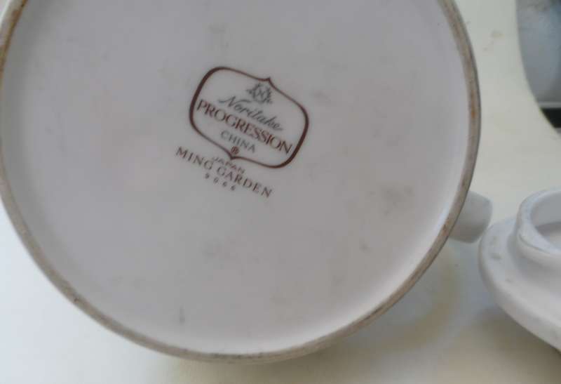 NORITAKE PROGRESSION CHINA ' MING GARDEN LIDDED TEA / COFFEE POT  No 9066.  REPLACEMENT ITEM