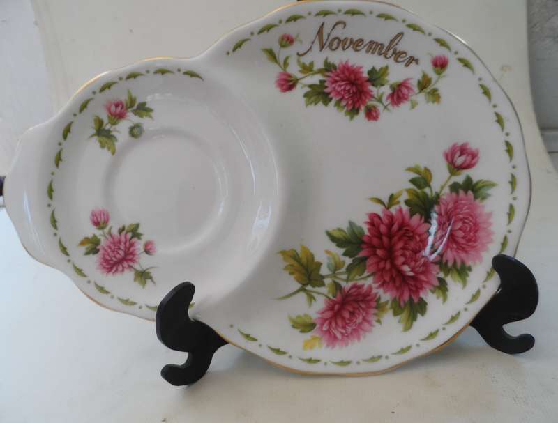 ROYAL ALBERT TENNIS SNACK PLATE & SAUCER COMBO. FLOWERS OF THE MONTH -  NOVEMBER  ' CHRYSANTHEMUM '