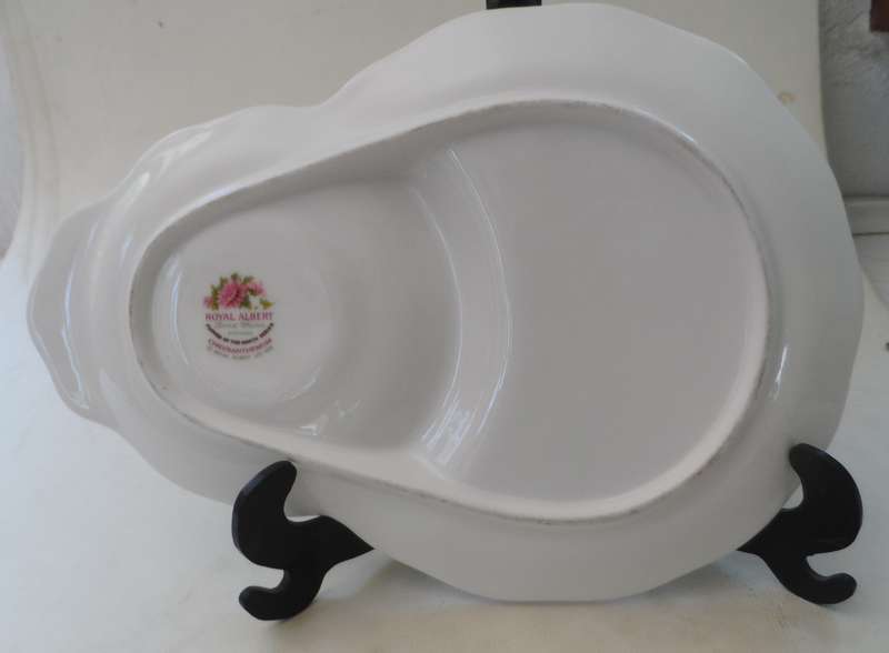 ROYAL ALBERT TENNIS SNACK PLATE & SAUCER COMBO. FLOWERS OF THE MONTH -  NOVEMBER  ' CHRYSANTHEMUM '