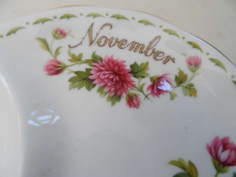 ROYAL ALBERT TENNIS SNACK PLATE & SAUCER COMBO. FLOWERS OF THE MONTH -  NOVEMBER  ' CHRYSANTHEMUM '