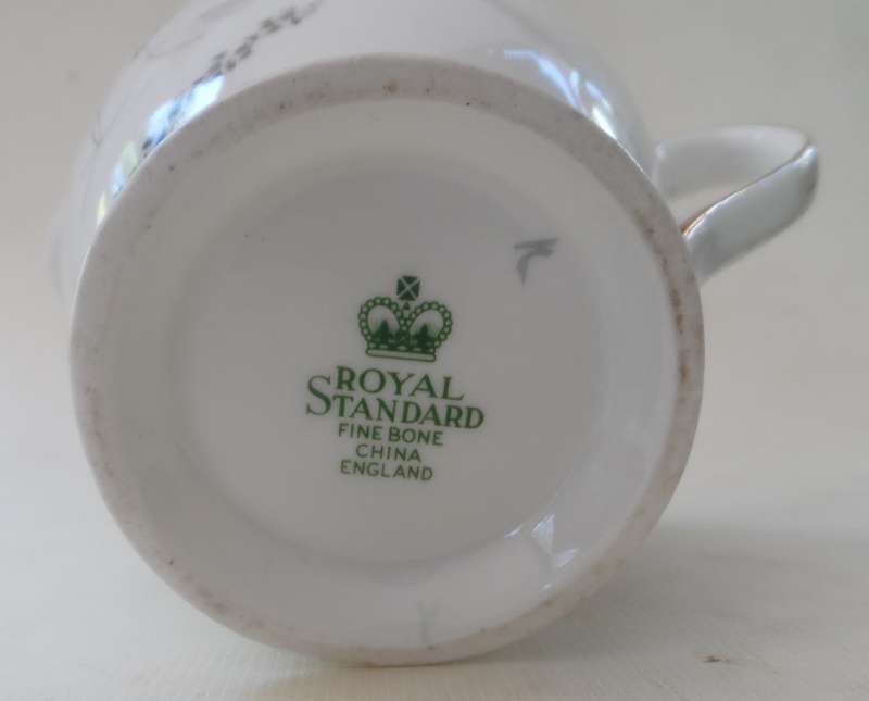 ROYAL  STANDARD  MILK JUG / CREAMER