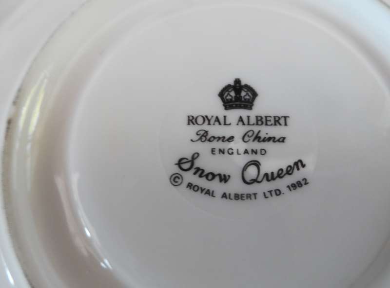 ROYAL ALBERT `SNOW QUEEN  ` TRIO      replacement  item