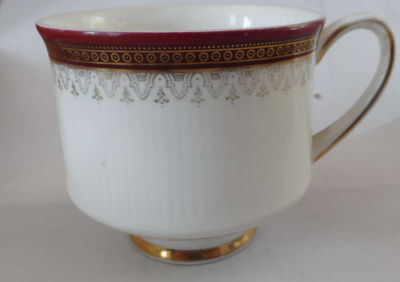 ROYAL ALBERT  REPLACEMENT  TEA CUP ` PARAGON    HOLYROOD   `  one cup only