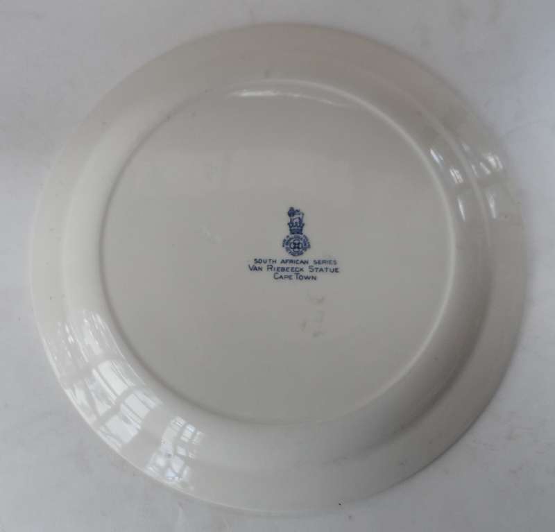 ROYAL DOULTON CABINET / DISPLAY PLATE  S.A. SERIES '   JAN VAN RIEBECK STATUE    '