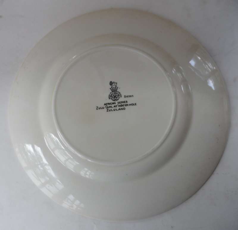 ROYAL DOULTON CABINET / DISPLAY PLATE  AFRICAN SERIES  Design D6383 '  ZULU MAIDEN AT WATERHOLE