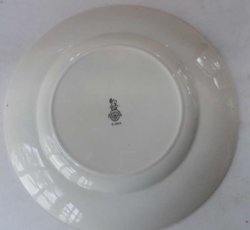 ROYAL DOULTON CABINET / DISPLAY PLATE Design D6284 '   THE SQUIRE    '