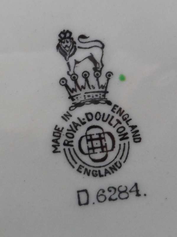 ROYAL DOULTON CABINET / DISPLAY PLATE Design D6284 '   THE SQUIRE    '