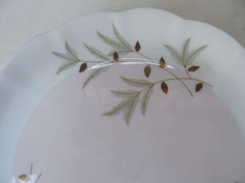 ROYAL ALBERT  TAB HANDLED SANDWICH, CAKE , GATEAU , PLATTER ' BRAEMAR ' .