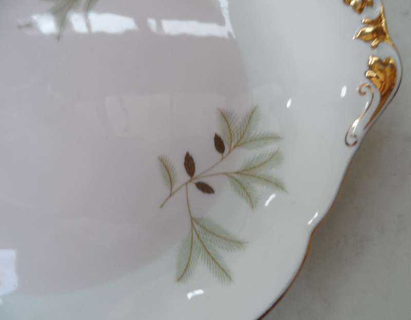 ROYAL ALBERT  TAB HANDLED SANDWICH, CAKE , GATEAU , PLATTER ' BRAEMAR ' .