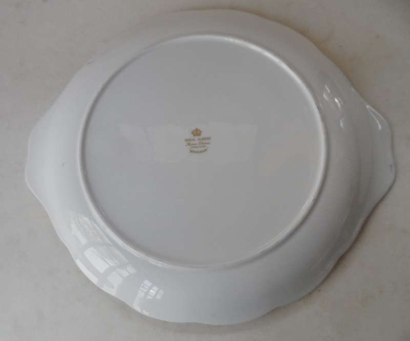 ROYAL ALBERT  TAB HANDLED SANDWICH, CAKE , GATEAU , PLATTER ' BRAEMAR ' .