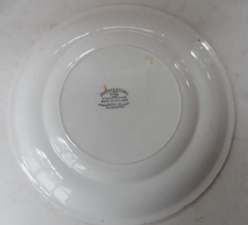 SWINNERTONS STAFFORDSHIRE CABINET / DISPLAY PLATE  ' THE MONUMENT  ' MAJESTIC VELLUM  837807