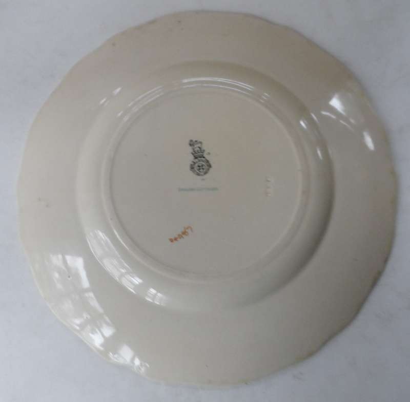 ROYAL DOULTON  CABINET / WALL DISPLAY PLATE '  ENGLISH COTTAGES  ' Design D4967