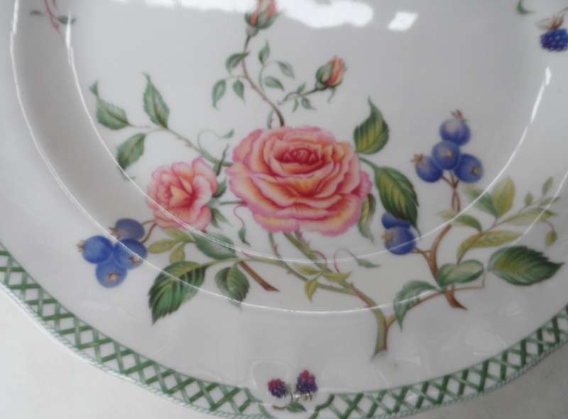 ROYAL DOULTON  DEEP WELLED DINNER PLATES  '  VICTORIAN GARDENS   ' Design TC1176 REPLACEMENT ITEMS