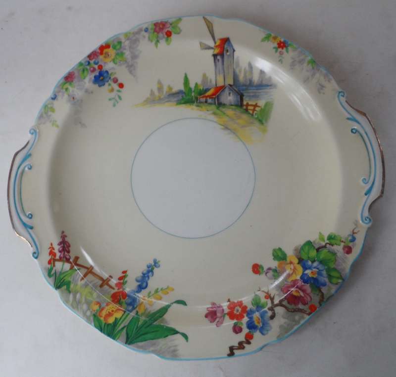 GRINDLEY  TUNSTALL, ENGLAND  TAB HANDLED SANDWICH, CAKE , GATEAU , PLATTER    26 cm. X 24 cm.