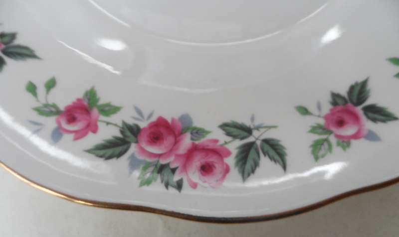 QUEEN ANNE  - RIDGWAY POTTERIES   TAB HANDLED SANDWICH, CAKE , GATEAU , PLATTER   '  design F 96 8 '