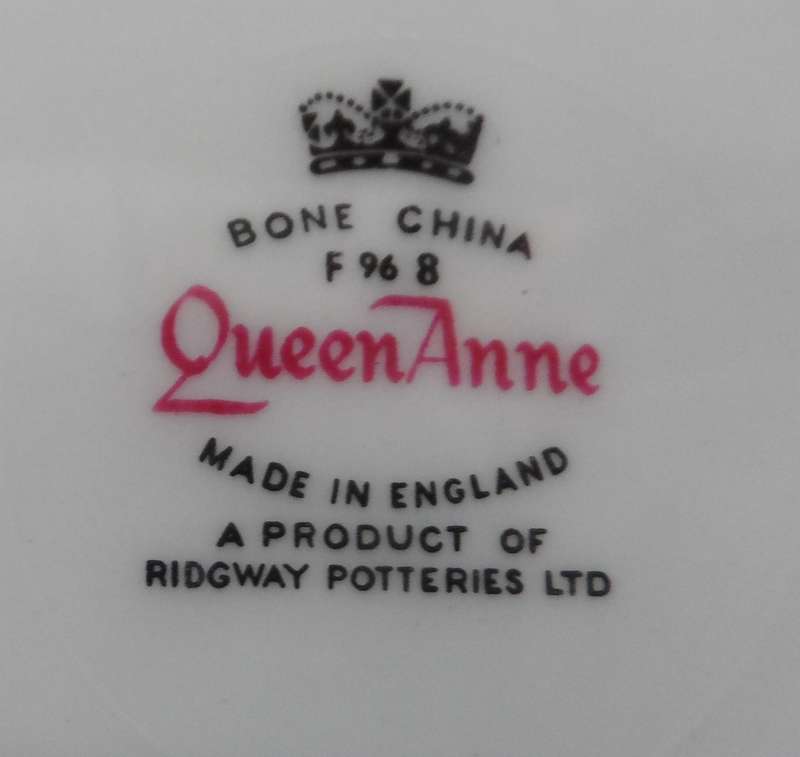 QUEEN ANNE  - RIDGWAY POTTERIES   TAB HANDLED SANDWICH, CAKE , GATEAU , PLATTER   '  design F 96 8 '