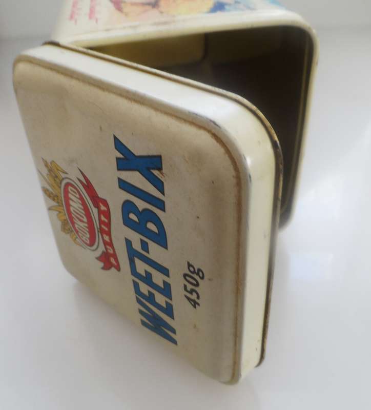 VINTAGE COLLECTIBLE BOKOMO, WEET-BIX ,  LIDDED STORAGE TIN