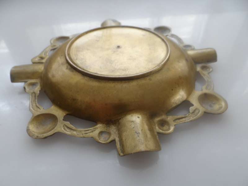SOLID VINTAGE 1940,s BRASS, ASH TRAY