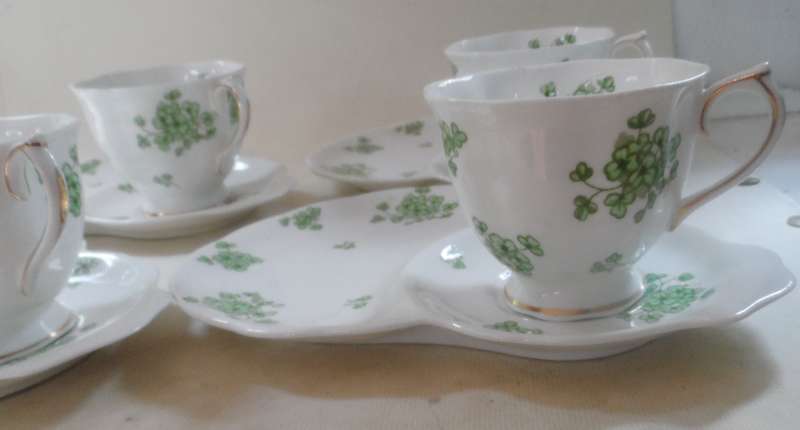 ROYAL ALBERT TENNIS TRIOS SNACK PLATE, CUP & SAUCER COMBO. ' SHAMROCK '  SET OF 4 TRIOS as new
