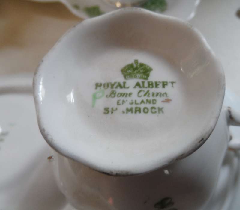 ROYAL ALBERT TENNIS TRIOS SNACK PLATE, CUP & SAUCER COMBO. ' SHAMROCK '  SET OF 4 TRIOS as new