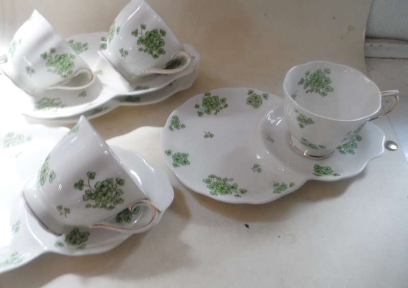 ROYAL ALBERT TENNIS TRIOS SNACK PLATE, CUP & SAUCER COMBO. ' SHAMROCK '  SET OF 4 TRIOS as new
