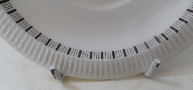 ARZBERG  GERMANY  replacement saucers    design No. 152  ( 6 available )