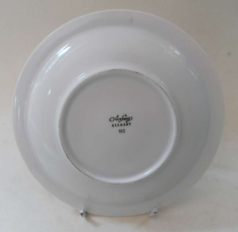 ARZBERG  GERMANY  replacement saucers    design No. 152  ( 6 available )