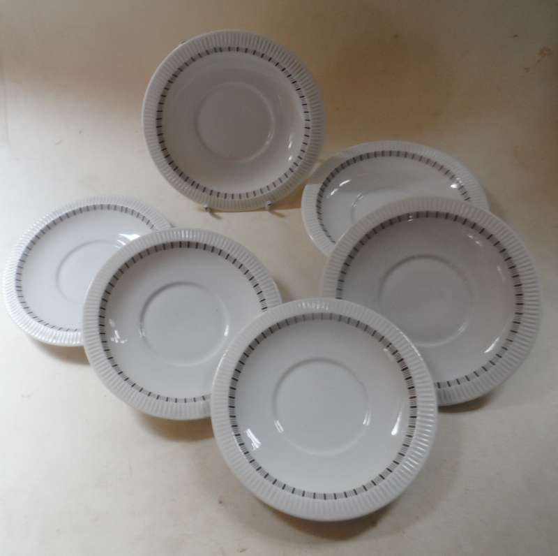 ARZBERG  GERMANY  replacement saucers    design No. 152  ( 6 available )