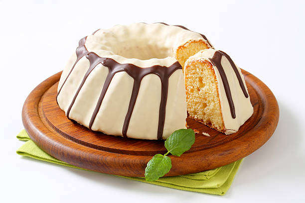 Dr OETKER   VINTAGE BUNDT PAN  / BAKING MOULD 24 cm diam