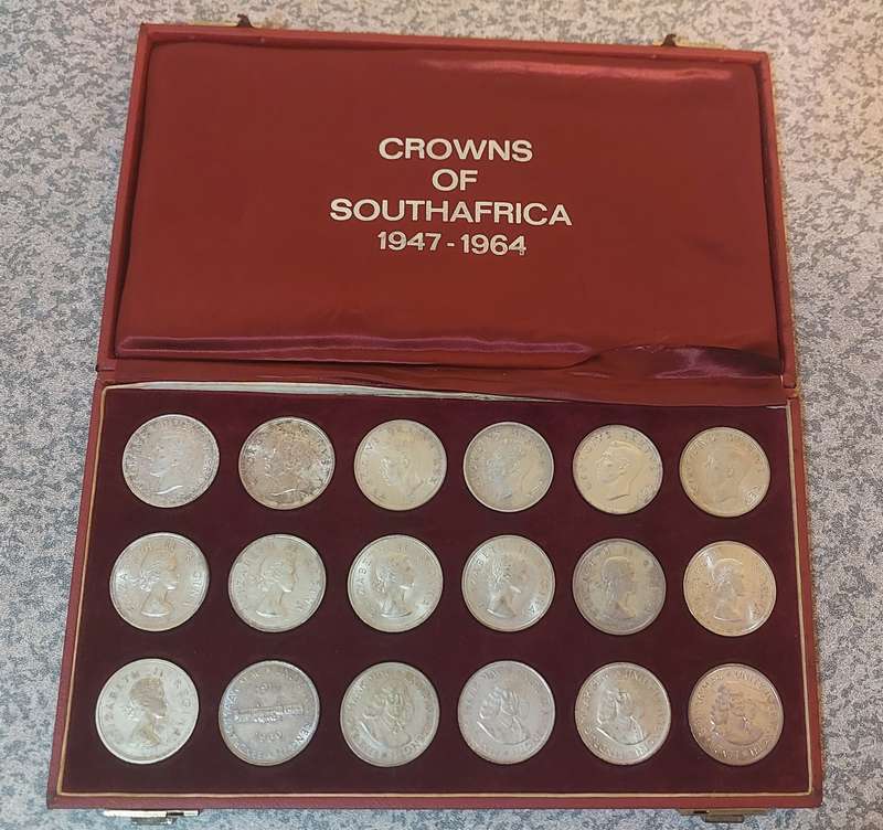 Complete crown set 1947 to 1964 (including the rare 1959) in red casing