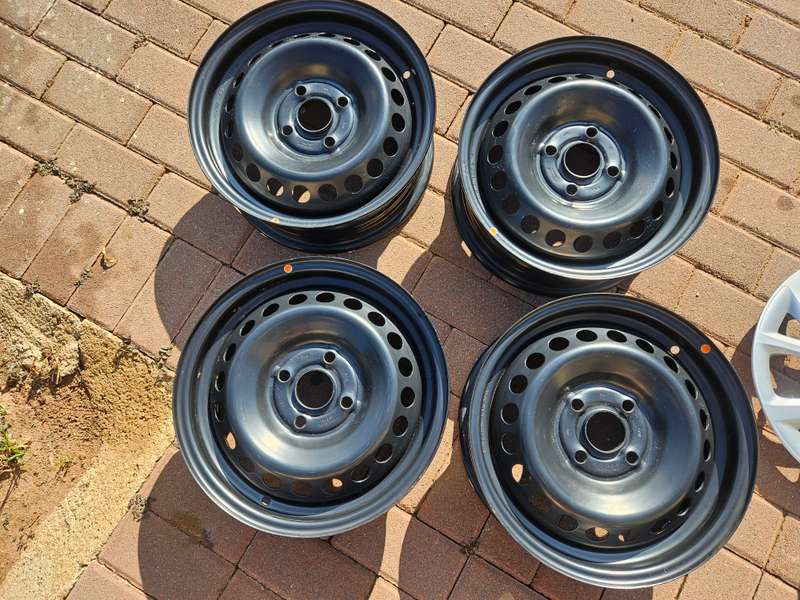 Hyundai Grand I10 Hubcaps ,Wheel Rims and Wheel Nuts