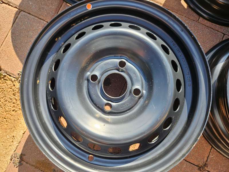 Hyundai Grand I10 Hubcaps ,Wheel Rims and Wheel Nuts