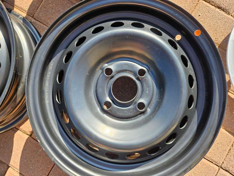 Hyundai Grand I10 Hubcaps ,Wheel Rims and Wheel Nuts