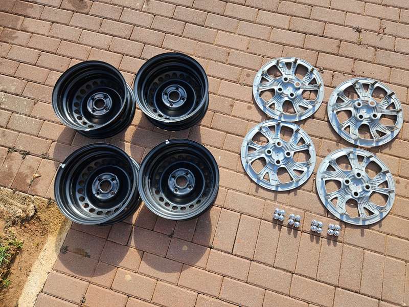 Hyundai Grand I10 Hubcaps ,Wheel Rims and Wheel Nuts