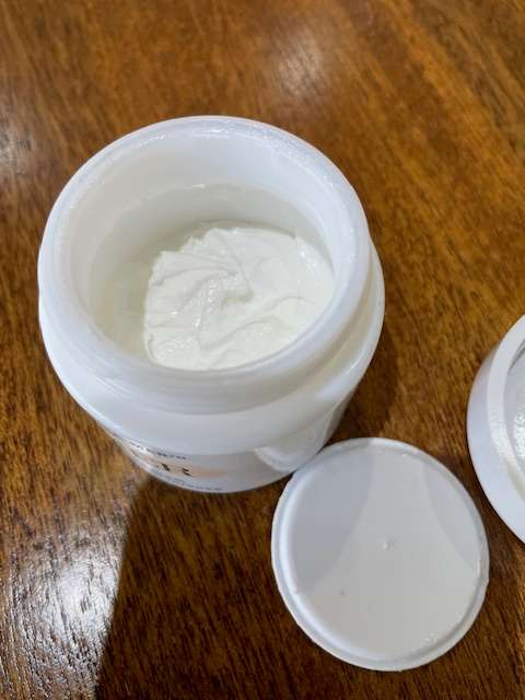 La Mer Moisturizing Cream -100% original, estimated worth R3995,00