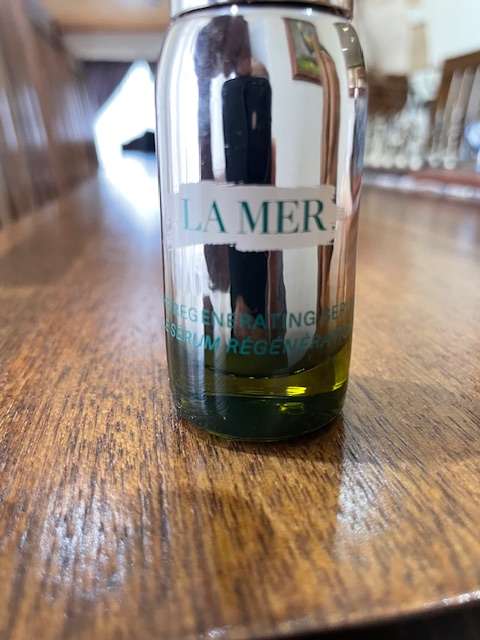 La Mer Regenerating Serum -100% original, worth R3250