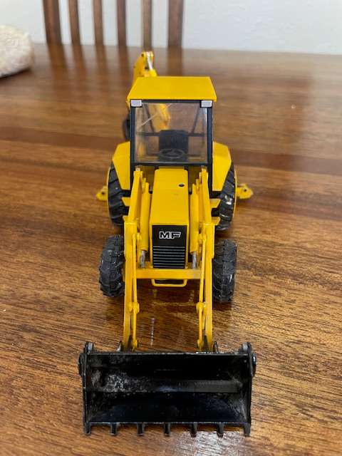 Conrad - Massey Ferguson MF 60HX 475 Backhoe Loader 1:35 Scale model