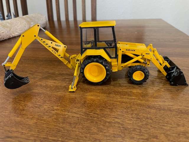 Conrad - Massey Ferguson MF 60HX 475 Backhoe Loader 1:35 Scale model