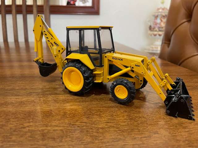 Conrad - Massey Ferguson MF 60HX 475 Backhoe Loader 1:35 Scale model