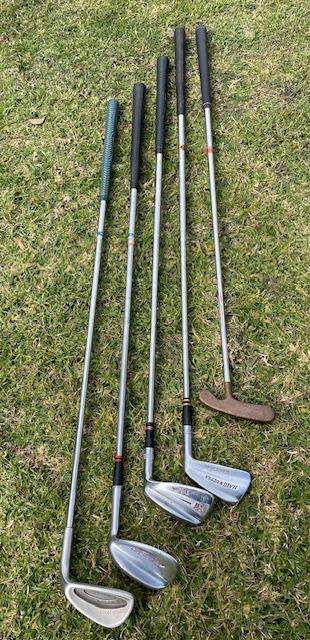 Mixed lot of 5 golf clubs