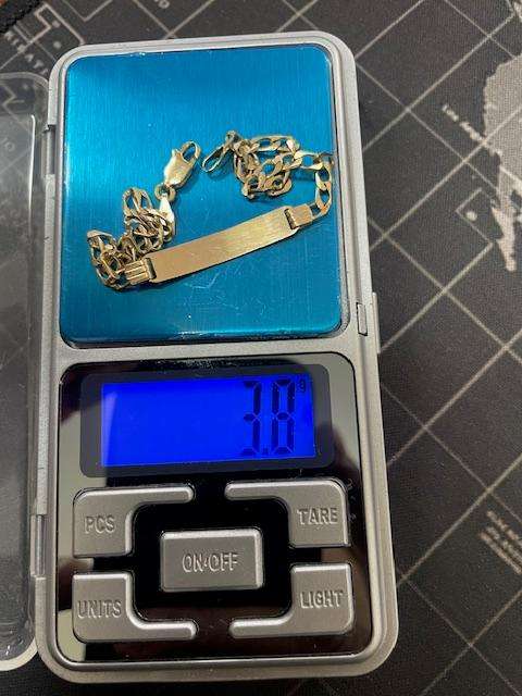 9ct Gold bracelet - 3.8grams