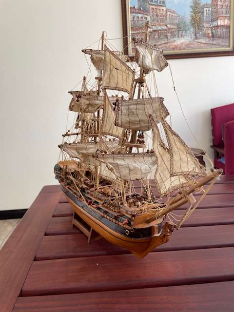 Wooden model ship, very detailed - For restoration