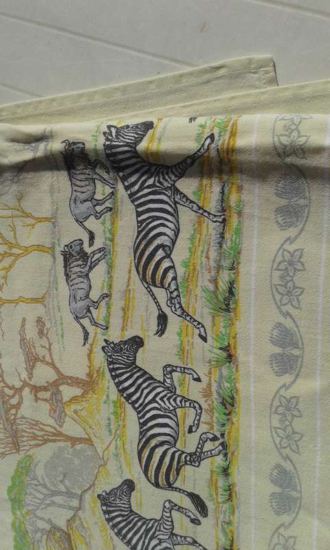 Tablecloth with a Kruger National Park theme.
