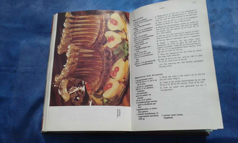 "Kook en Geniet"    Hard cover.