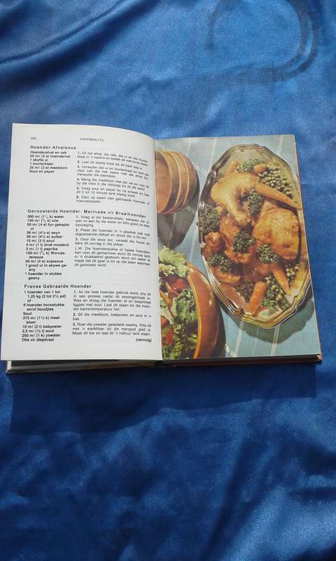 "Kook en Geniet"    Hard cover.