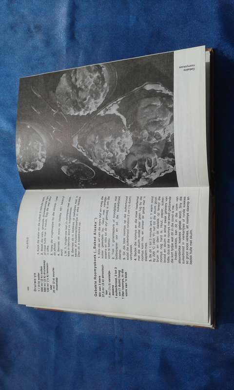 "Kook en Geniet"    Hard cover.